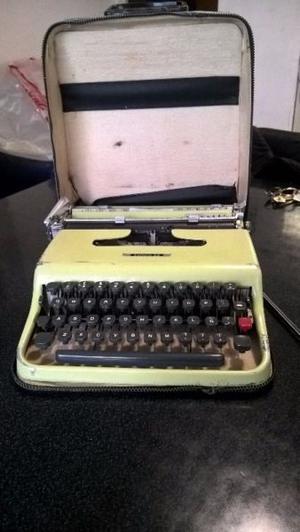 Maquina de escribir Olivetti Lettera 22 Funcionando