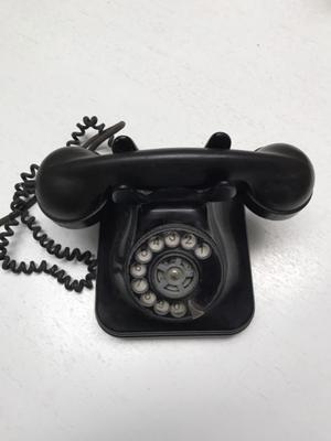 Teléfono antiguo de baquelita