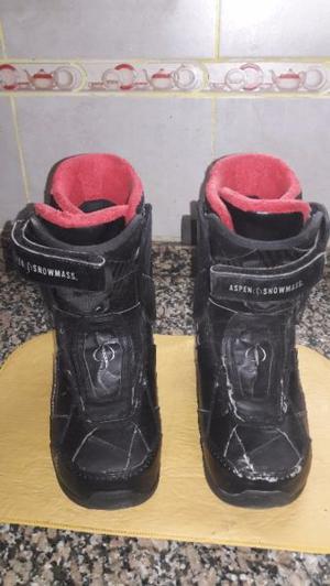 VENDO BOTAS DE SNOWBOARD.IMPECABLES. REGALO 900$ SON 