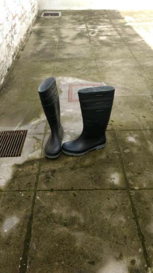 Botas de lluvia nuevas