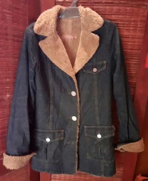 Campera entallada íntegramente forrada en corderito $450