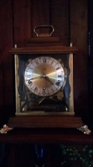 Reloj de mesa Schatz & Söhne a Carrillon, made in Germany.