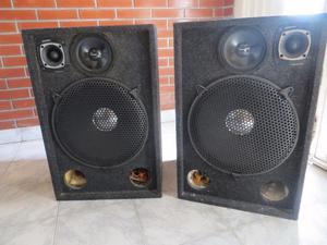 Vendo cajas acústicas con parlantes de 15"