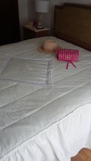 Cubrecama / Acolchado Queen Size Blanco para cama de 2 1/2