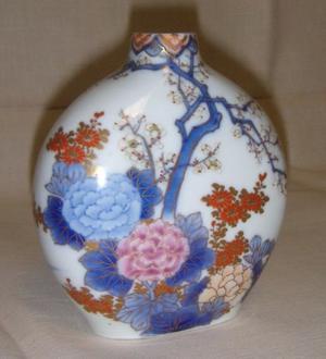 Jarroncito Porcelana Japón - Flores De Cerezo 13 Cm X 11 Cm