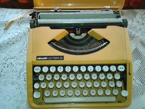 Maquina De Escribir Olivetti Lettera 82 Portatil. Impecable