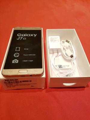 Samsung Galaxy J Dorado nuevo en caja Libre
