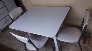 VENDO MESA PLEGABLE Y 4 SILLAS!!!