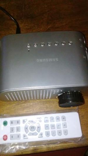 vendo mini proyector led SAMSUNG nuevo