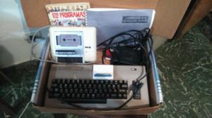 Commodore 64 americana en su caja.