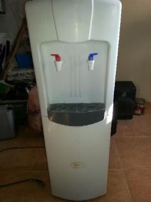 máquina dispenser frio calor marca tría