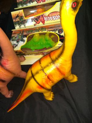 Dinosaurios de goma $ 179