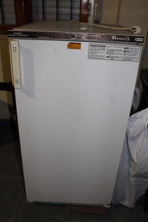 Freezer vertical Tivoli usado, 4 cajones, -18°C