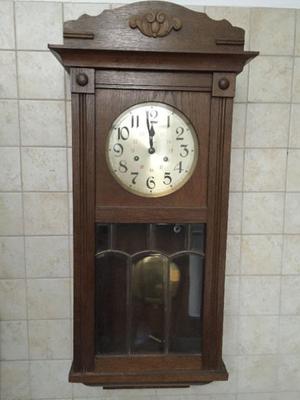 Reloj de pared antiguo