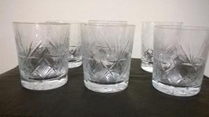 Vasos de vidrio tallados