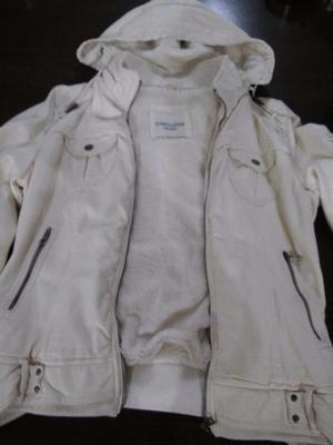 vendo exelente campera de cuero ecologico color blanca!!