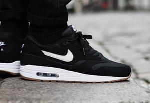 Nike Air Max 1 Essential Black(Suela Negra)