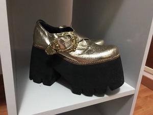 Zapatos plataforma dorado