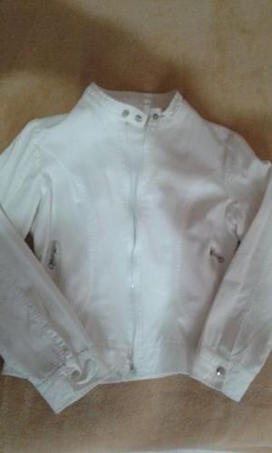 campera de gabardina blanca talle 1