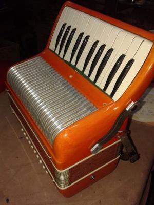 ACORDEON PAISANITA 24 BAJOS