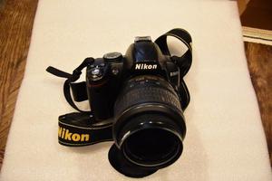 NIKON D con mm y Bolsito