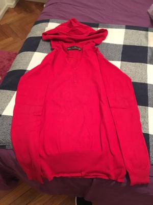 Sweater canguro rojo Zara