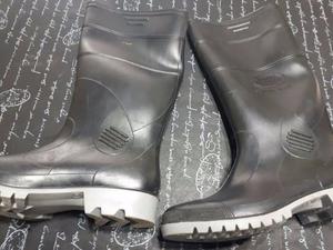 VENDO BOTAS “CALFOR PAMPEANA INDUSTRIAL”NUMERO .