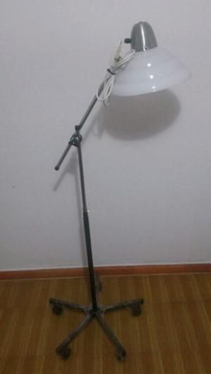 lámpara articulada rodante