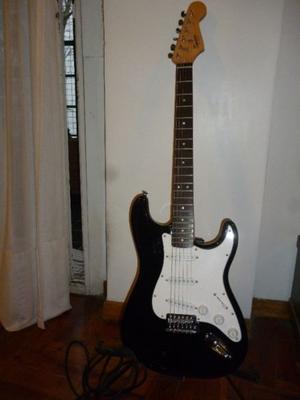 Guitarra eléctrica Fender Squier + Funda + Cable + Correa +