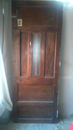Puerta de madera sin marco