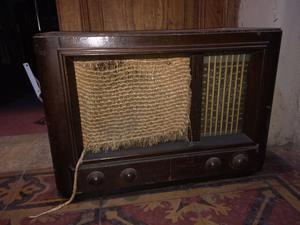 Radio antigua Philco