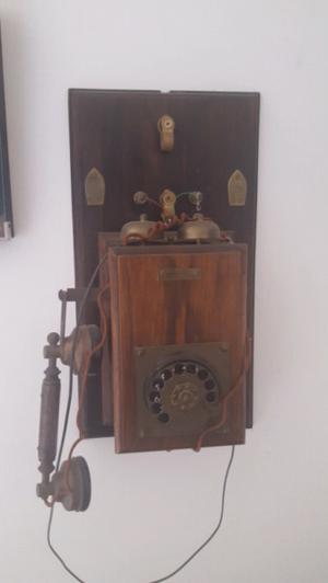 Teléfono antiguo madera y bronce