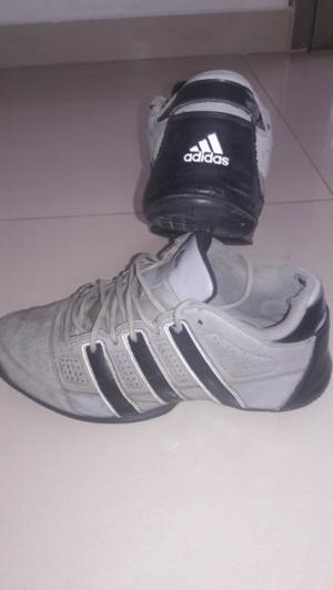 Zapatillas Adidas de basquet niño. Talle 7.5 USA