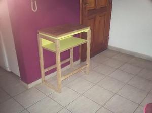 escritorio de madera lavada