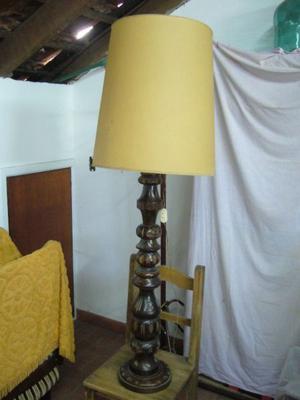 lampara de madera tallada antigua