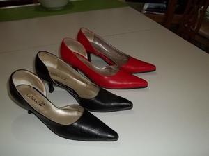 2 PARES DE STILETTOS GINA.G, NÚM 36.