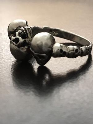 Añillo calaveras Plata 925