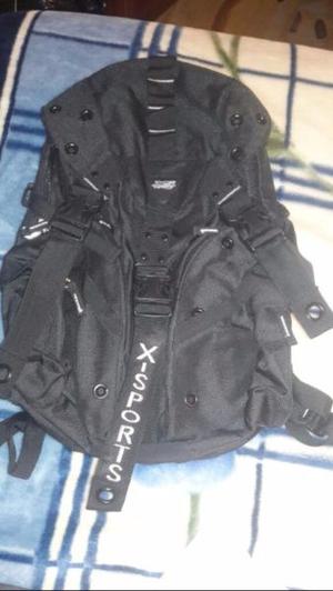 VENDO MOCHILA GRANDE, NUEVA, MARCA CHENSON