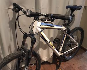 Vendo Bicicleta GT Avalanche 3.0 con piton/candado de