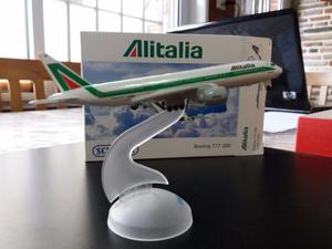 Avión a escala  Boeing  Alitalia Oficial