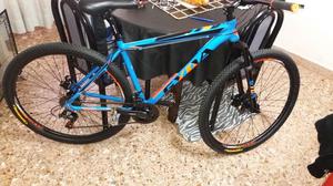 Bicicleta gyda aluminio