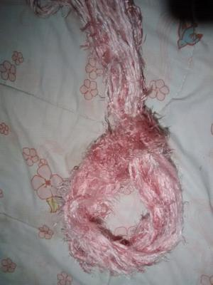 Bufanda rosa de hilo, tambien para usar una niña