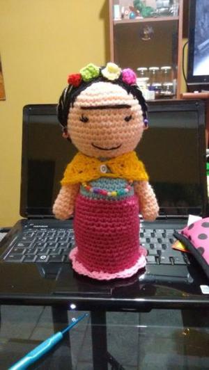 Frida Kahlo amigurumi