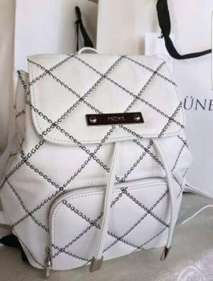 Mochila De Cuero Prune Blanca Bordada