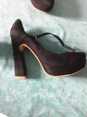 Zapatos negros gamuza