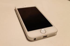 iPhone SE 64 gb Plateado, 11 meses de uso. LIBERADO