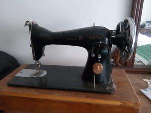 MAQUINA DE COSER SINGER