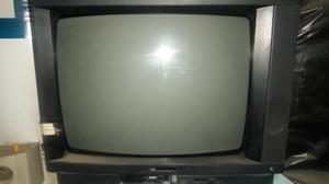 Televisores viejos sin funcionar, tienen arreglos