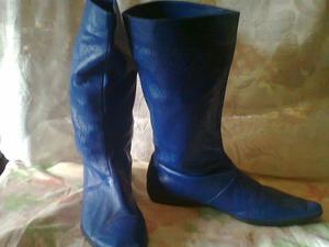 VENDO BOTAS AZULES Y BOINAS GALLEGAS