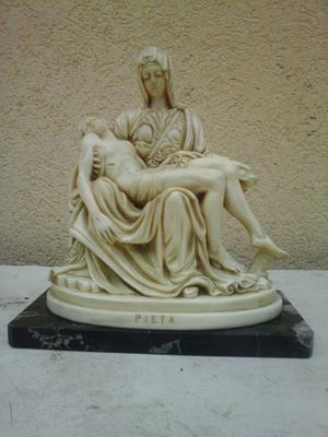 escultura italiana en marmol la piedad gino ruggeri antigua